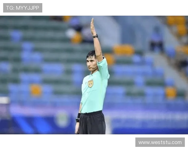 麦麦提江主哨京鲁大战引爆热议 麦麦提江主哨京鲁大战引爆热议