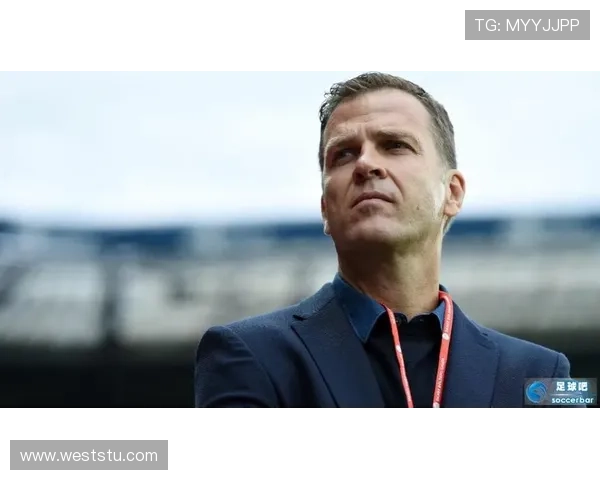 默森：罗德里是唯一一位可以进入世界上所有球队踢球的球员